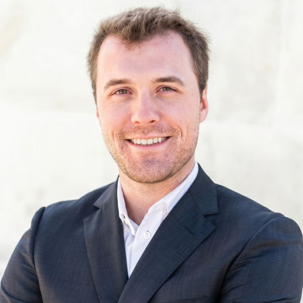 Congratulations to Steers Center alumni Alec Richards (MBA’19) for being featured in Commercial Observer's Power Series